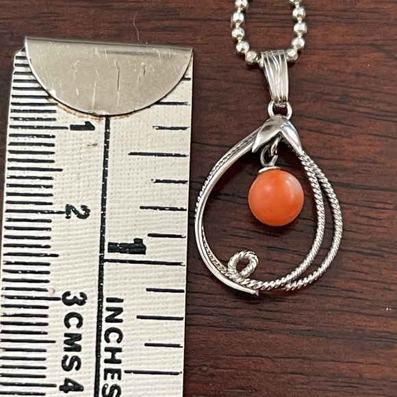 Japanese momo coral silver tone pendant and chain - Picture 5 of 8